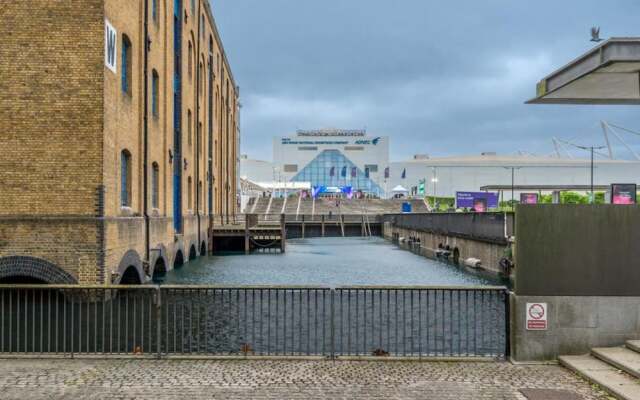 Luxury 1 Bed Apartment Close To Excel & o2