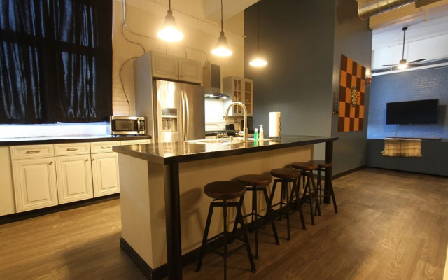 424 Gold Way- 3Bed/2Bath Apartment