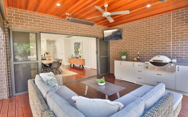 Indulge Luxury Homes - Dockside Marina