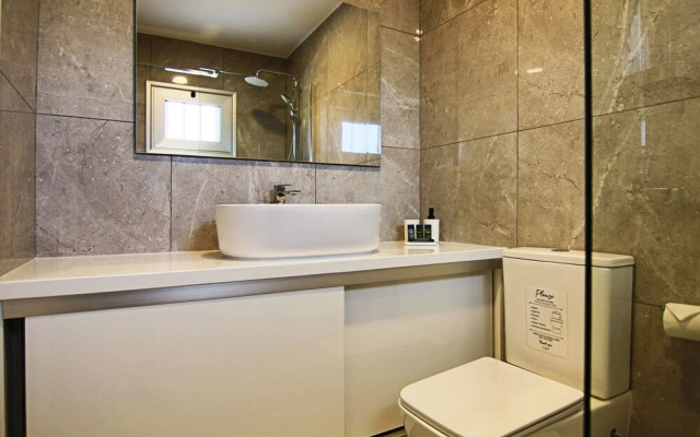 Phaedrus Living Seaside Luxury Flat Athina 108