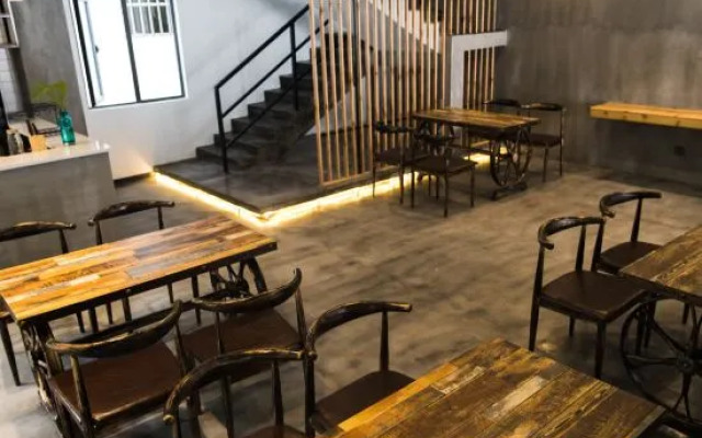 Lanhai Xiaozhu Hostel