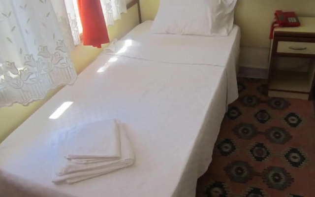 Red Rose Hotel