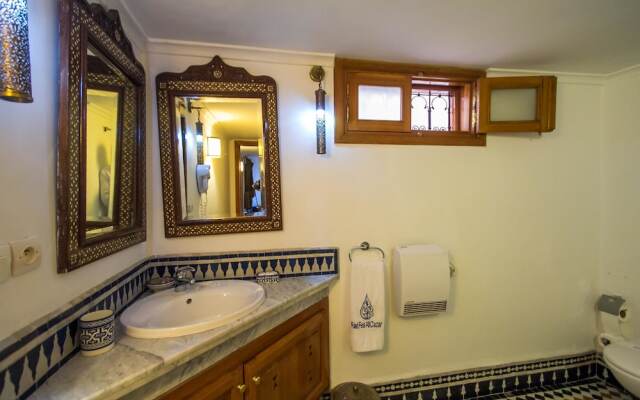 Room in B&B - Riad Authentic Palace & Spa -jawhara