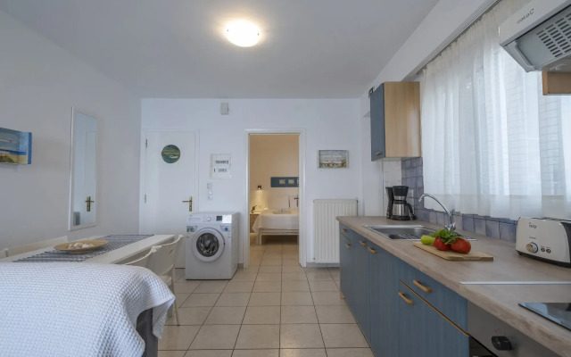 Meli Apartments & Villas