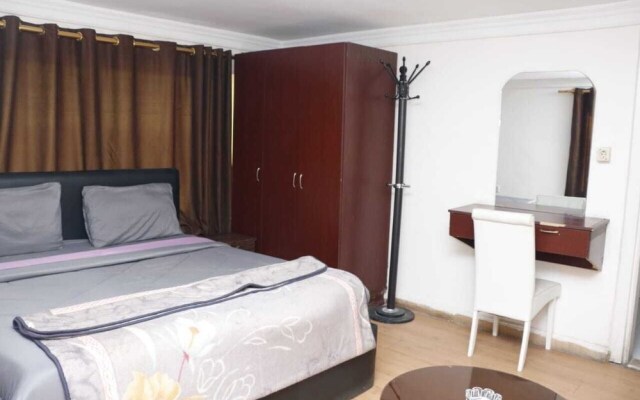 Seleen Hotel Suites