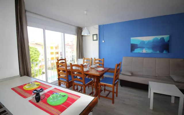 Family Apartment Near the Beach