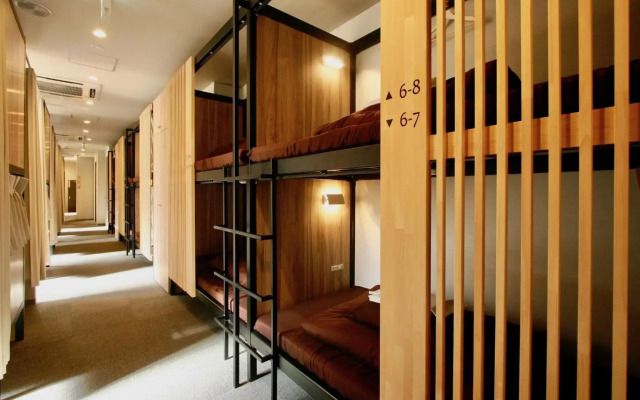Namba Guesthouse HIVE - Hostel