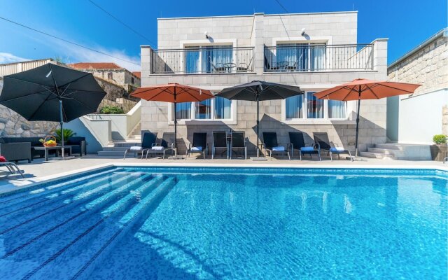 Stunning Home in Radovcici With Wifi and 4 Bedrooms