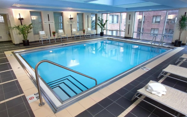 Courtyard by Marriott Chicago Magnificent Mile