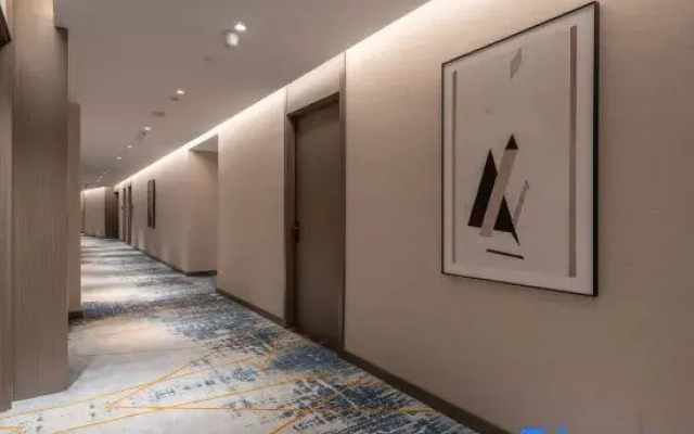 World Hotel (Qingdao Stone Old Beach International Convention and Exhibition Center)
