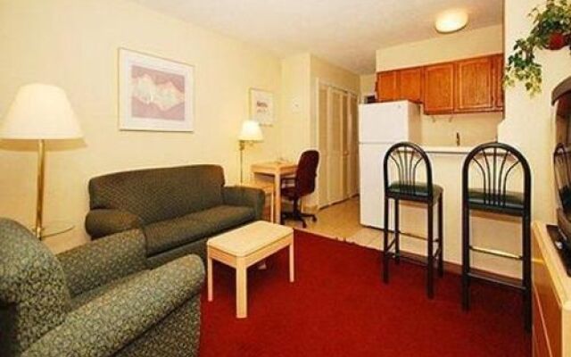 Rodeway Inn & Suites