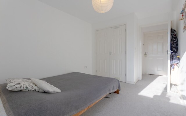 2 Bedroom Apartment With Balcony in Nunhead