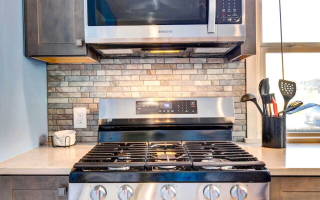 Pet-friendly Denver Home: Walk to Restaurants