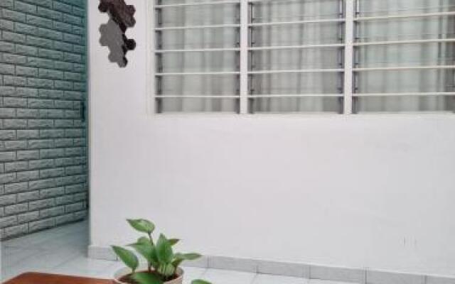 12-15 Pax Ssue Silibin Ipoh Guest House-Homestay