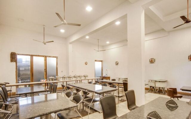 OYO 43665 Purple Resort