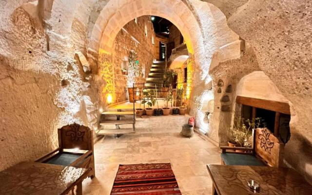 Rose Cave Hotel