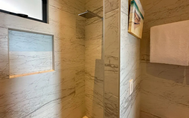 Beachtop Haven 2BR Condo at Iconic Sandy Beach