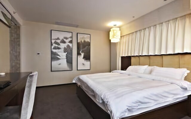Platinum Crystal Hotel