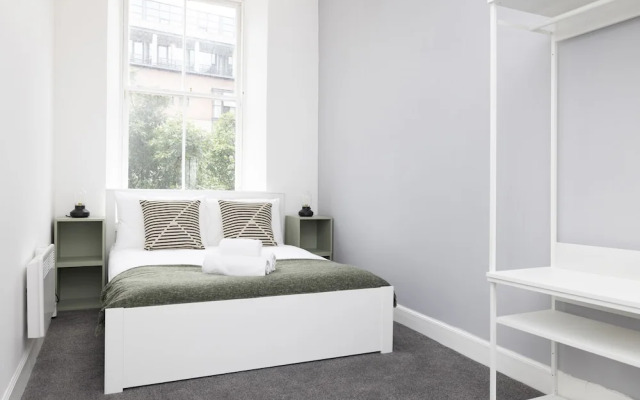JOIVY Glamorous1-Bed Flat Overlooking Grassmarket