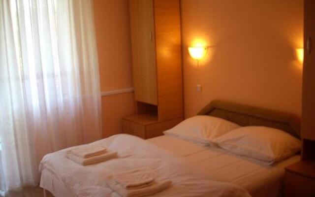 Bed And Breakfast Vila Raj