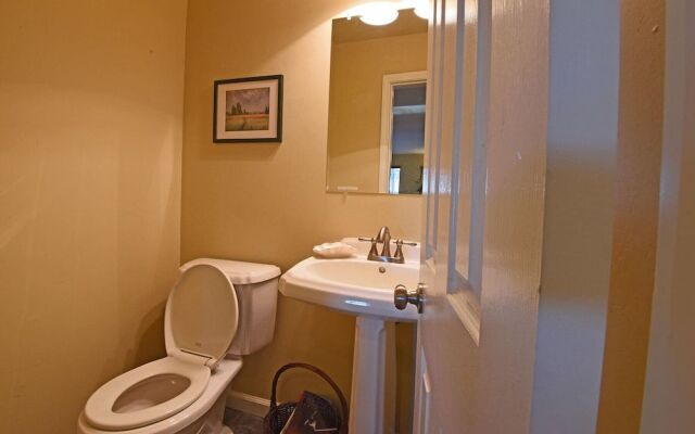 Mountainside Overlook Lake Views & Hot Tub