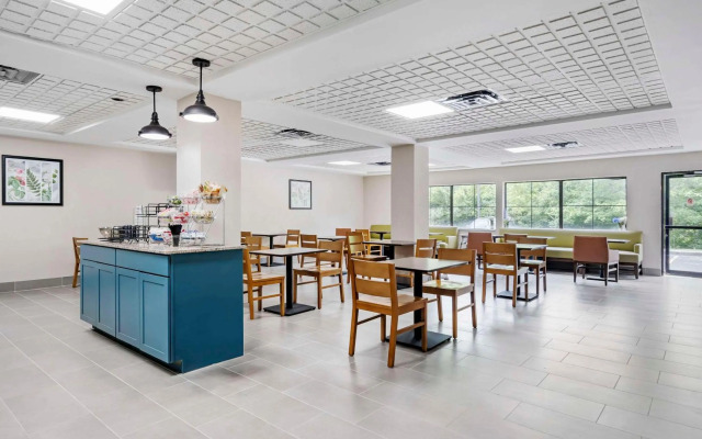 Country Inn & Suites by Radisson, Pickerington, OH