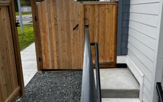 The Harmony Inn Spacious 2 Bdrms 2 Beds Basement Suite