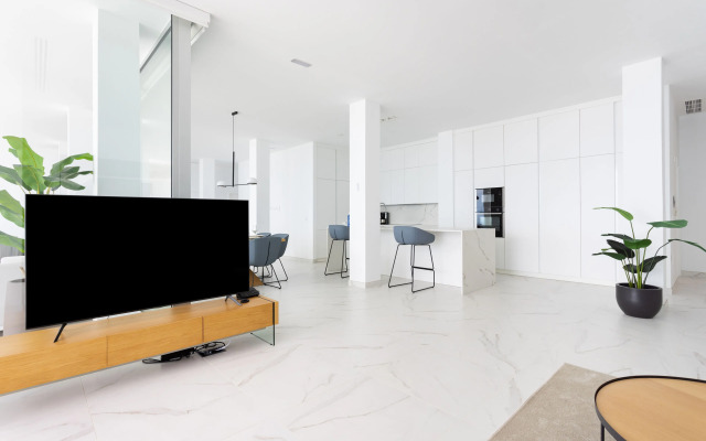 Crystal I Luxury Apartments