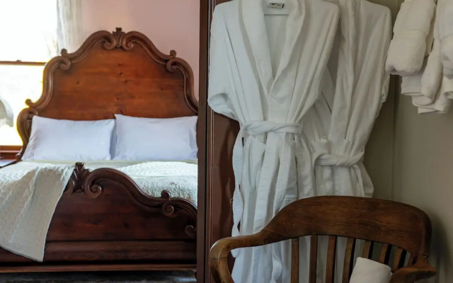 Pearl Inn Bed and Breakfast