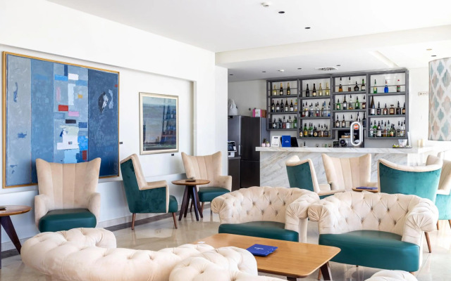 Oporto Airport & Business Hotel