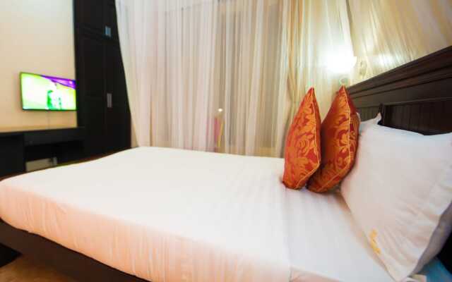 Ci'Sand Suites Hotel