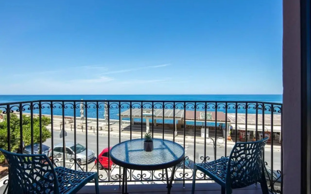 Fortezza Sea Breeze Eve-1BR & Sea View