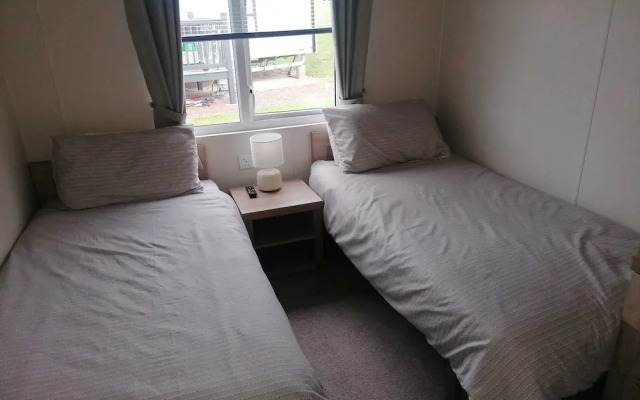 Lovely 3-bed Lodge in Eyemouth With Stunning Views