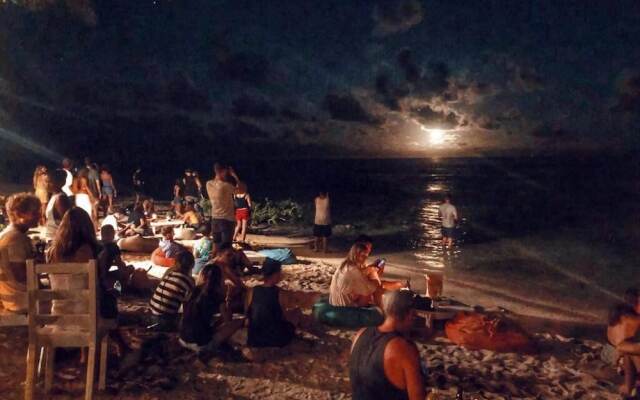 White Banana Beach Club