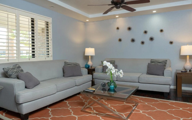 Scottsdale 4BD Modern Home w/ Sparkling Pool!