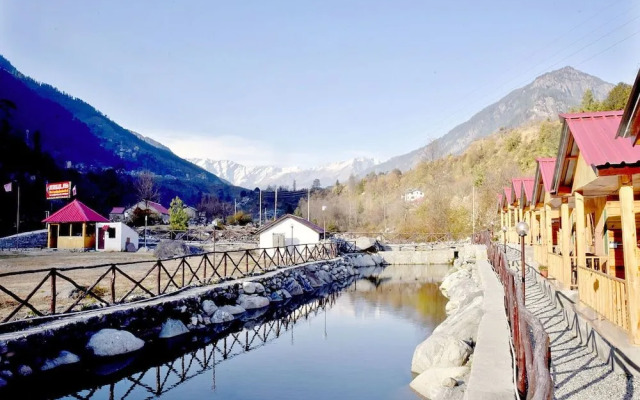 OYO 10633 The Shivalaya Retreat With In