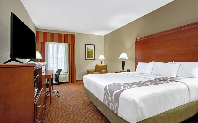La Quinta Inn & Suites by Wyndham Fairfield TX