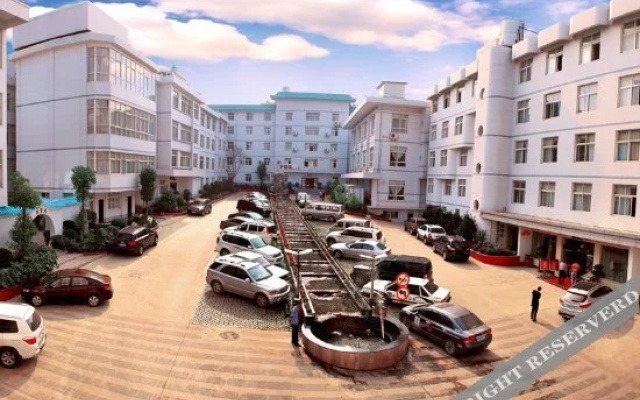 Zhao Tong Hotel