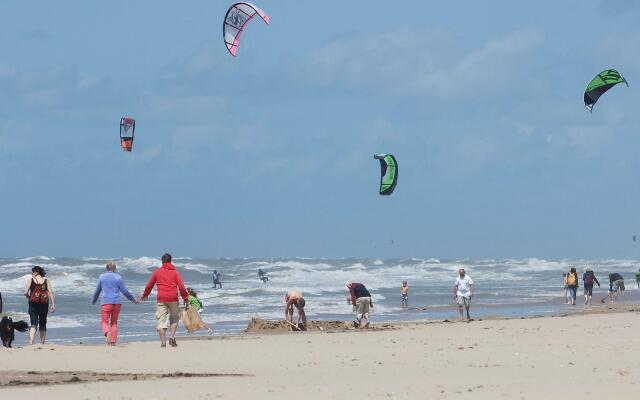 Bright Apartment Near Sea