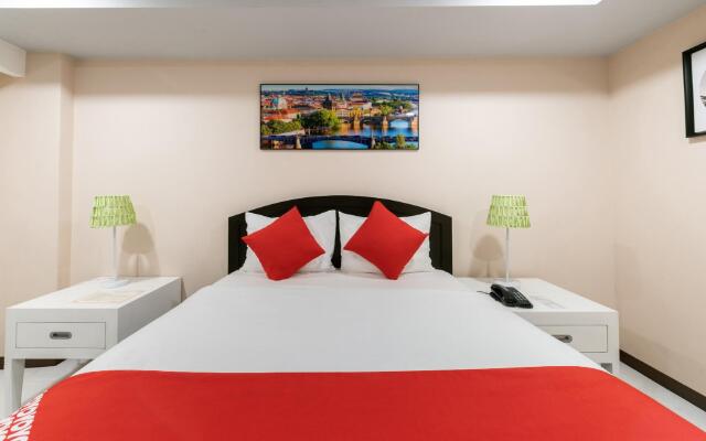 OYO 171 Amore Hotel