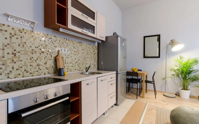 I30 Studio Apartment In Central Location.