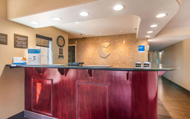 Comfort Inn & Suites