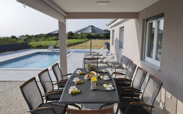 Villa in Kanfanar With Swimming Pool