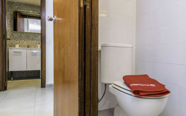 Roses Holiday Center 15236