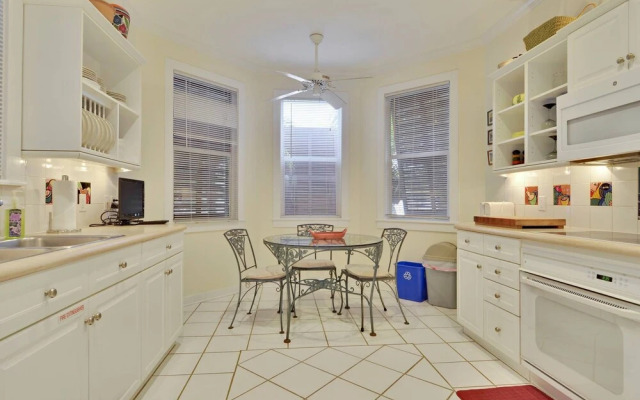 Amelia Home by Avantstay In Historic Old Town w/ Pool