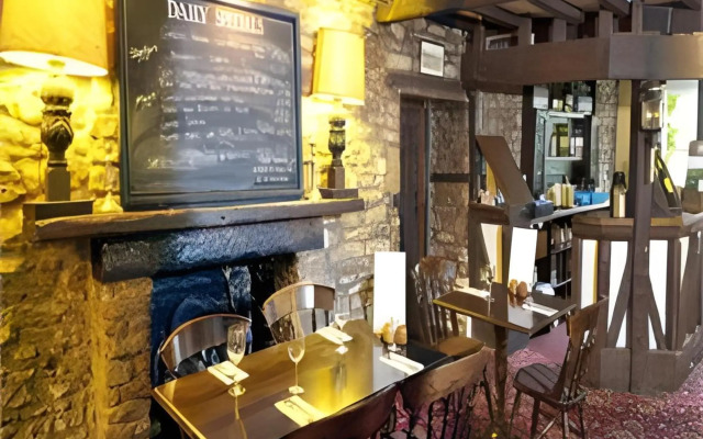 Hunters Hall Tetbury by Greene King Inns