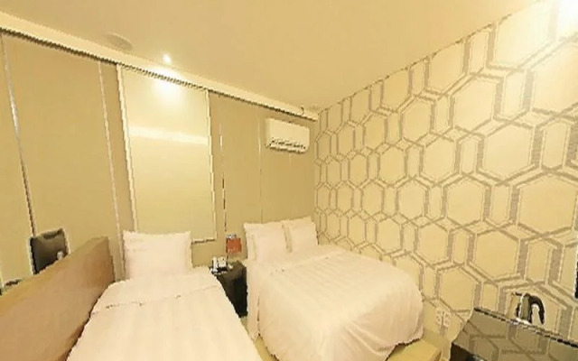 Sol Hotel