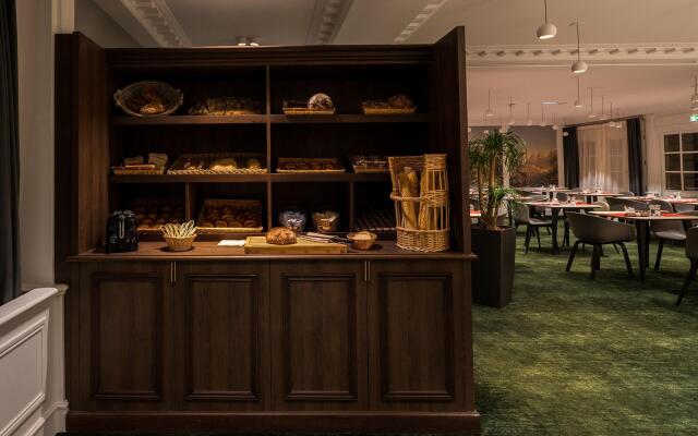 Aigle Noir Hotel Fontainebleau -  MGallery Collection