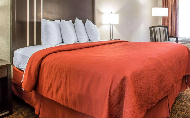 Quality Inn & Suites Woodland - Sacramento Airport