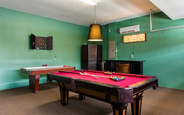 Villa Oasis Sunset 6 Bedroom Reunion